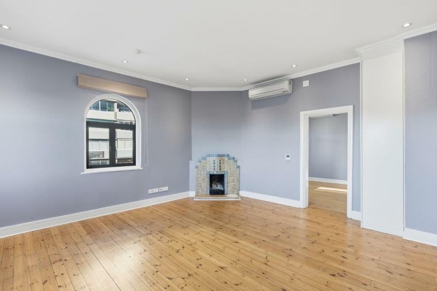 2 Bedroom Property for Sale in Green Point Western Cape